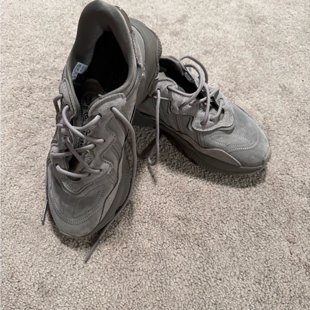 Adida ozweego size 7.5 gray